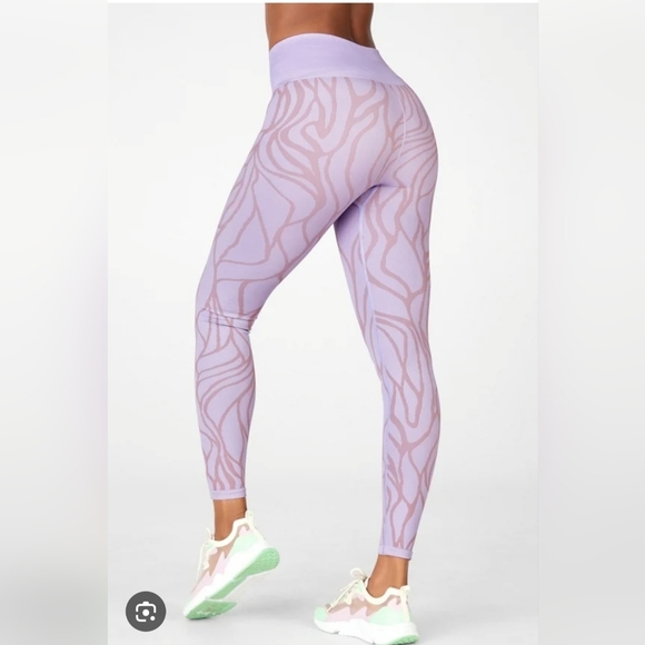 Fabletics Lavender and Beige Leggings Small - Picture 1 of 8